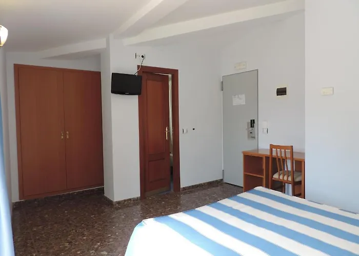 Hotel Costa San Antonio 2*